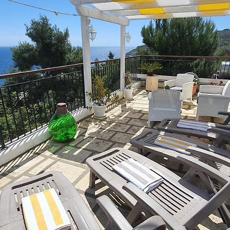 Casa Vacanze "Il Carrubo" Gagliano del Capo Exterior photo